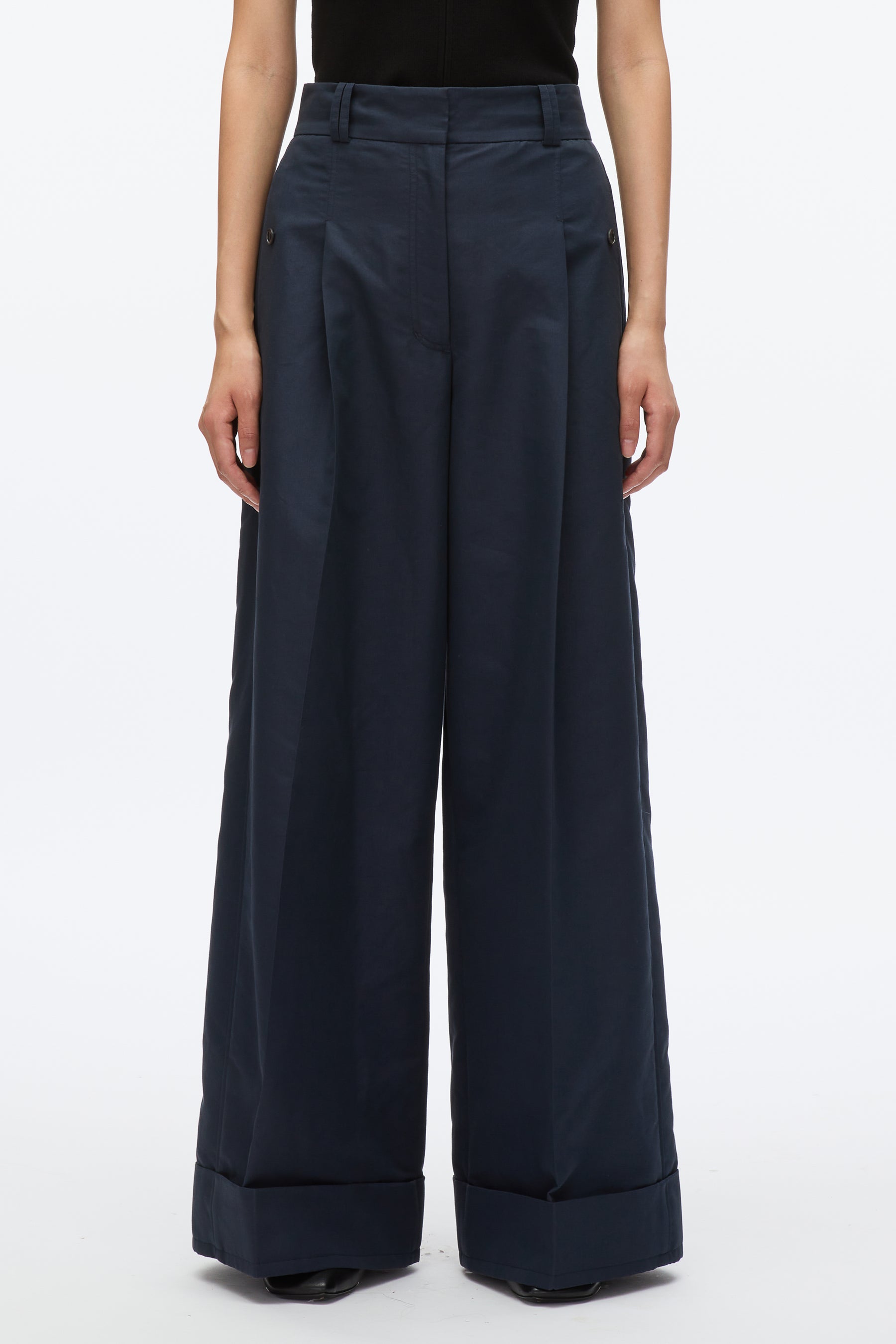 Petite Pleated Wide Leg Trouser