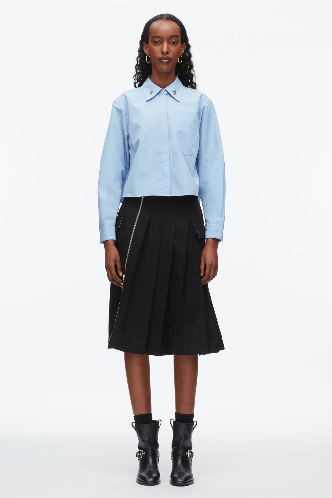 Cropped Shirt with Embroidered Collar