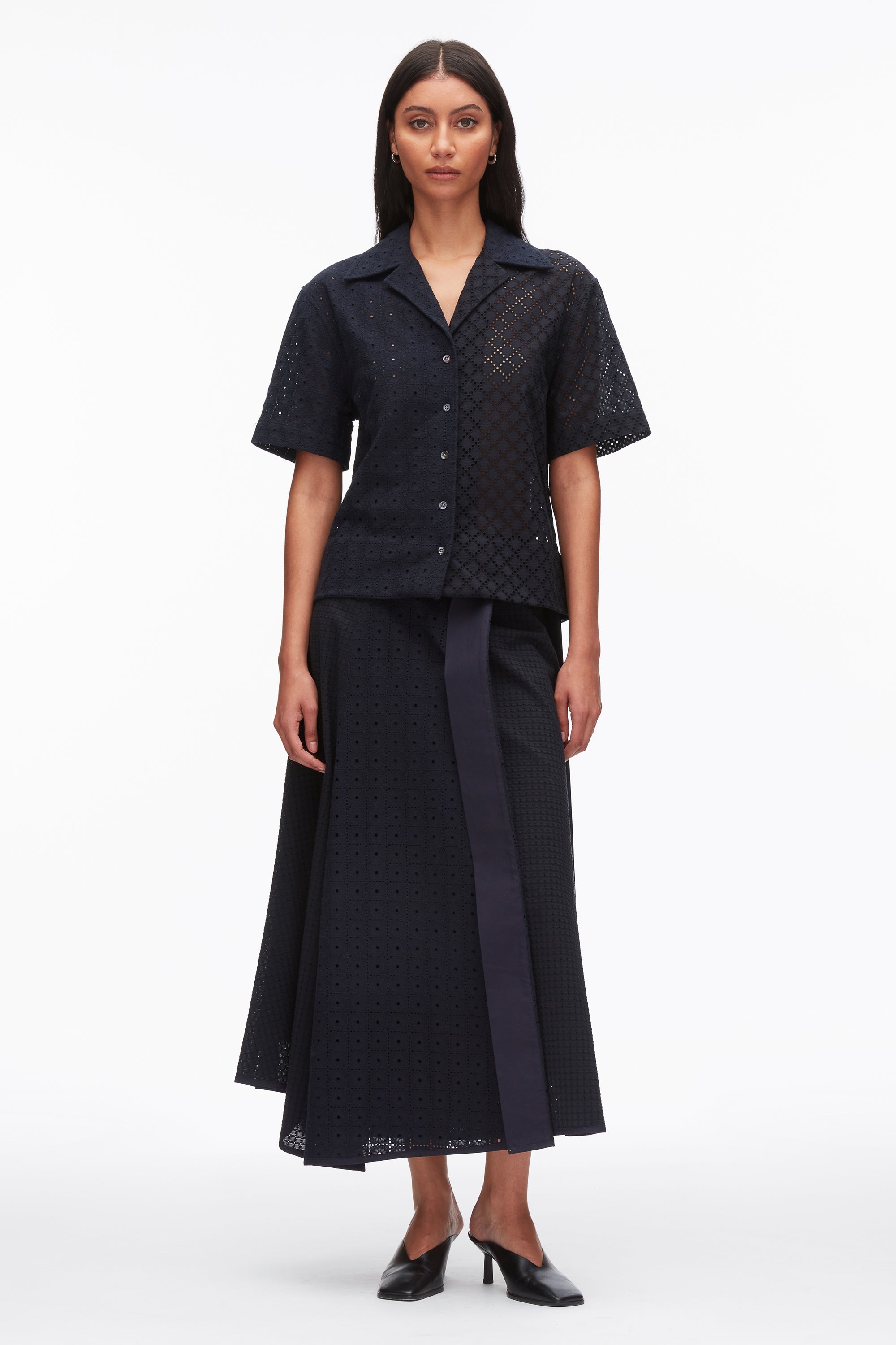 3.1 フィリップリム EMBELLISHED LS SATIN BLOUSE 3.1 フィリップリム EMBELLISHED LS SATIN BLOUSE 【公式通販】